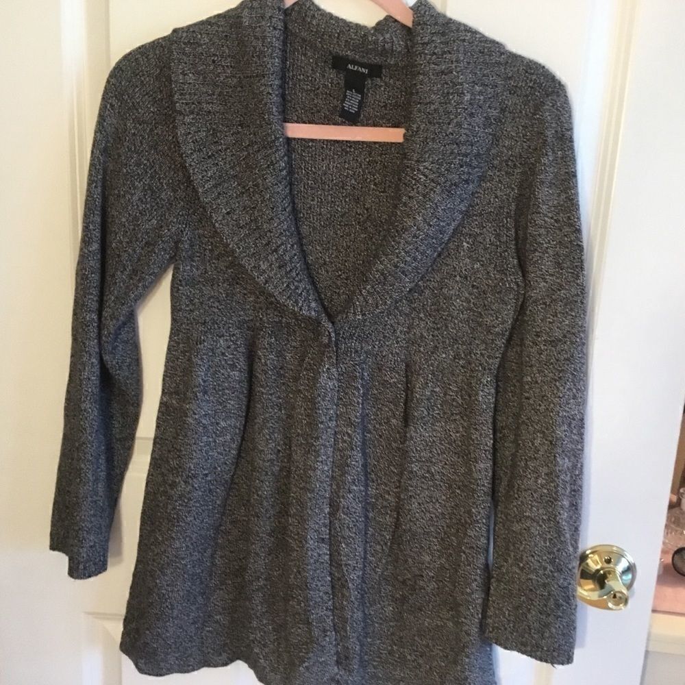 NWOT. Alfani Women’s Grey Marled Cardigan Sz. L
